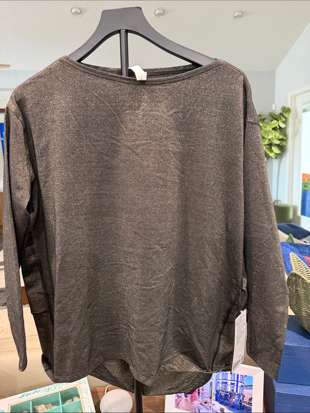 Womens lulu lemon size 8 Long-Sleeve Crewneck back in action in black sparkle